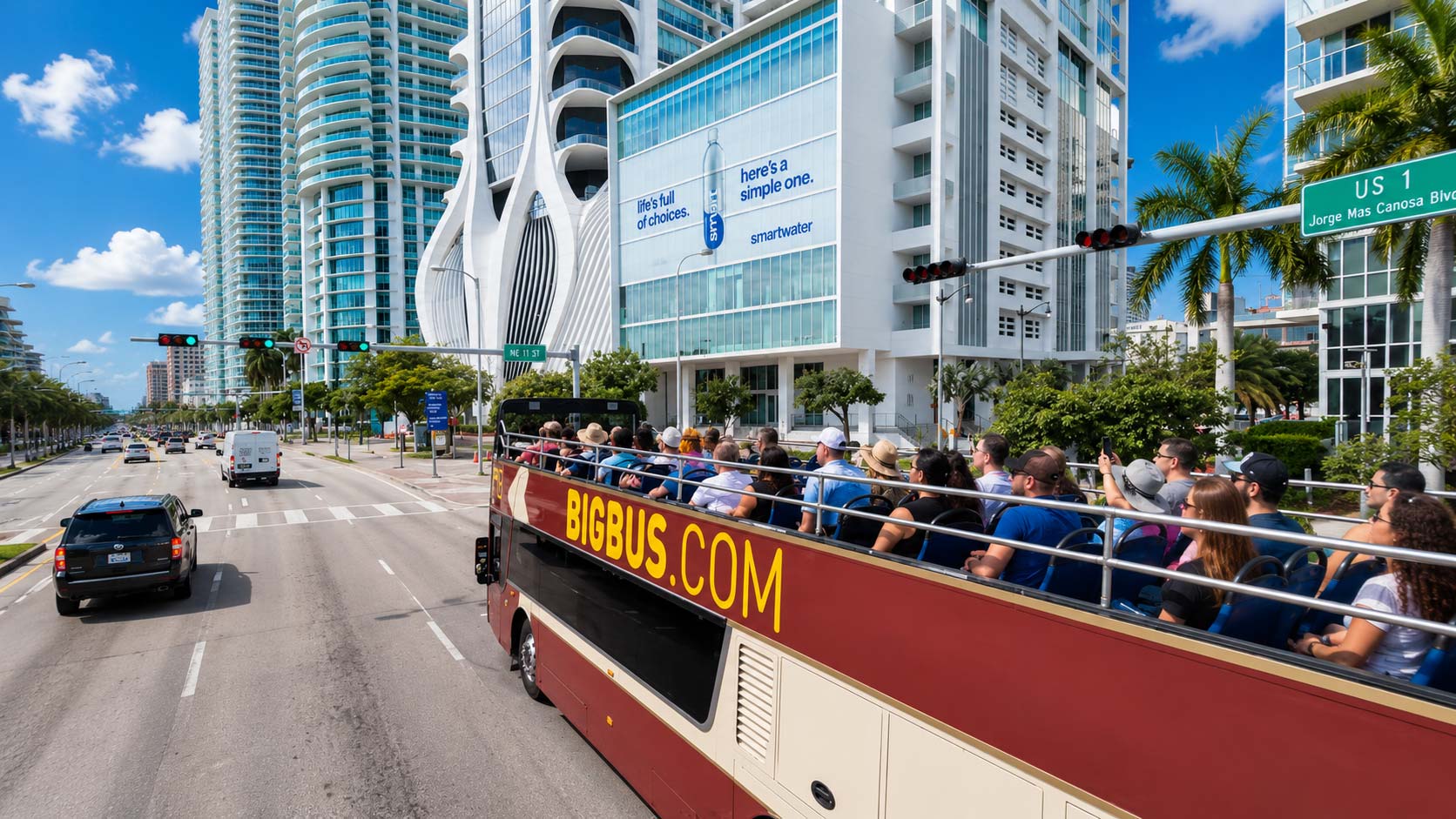 Hop-on hop-off sightseeing bus tour in Miami